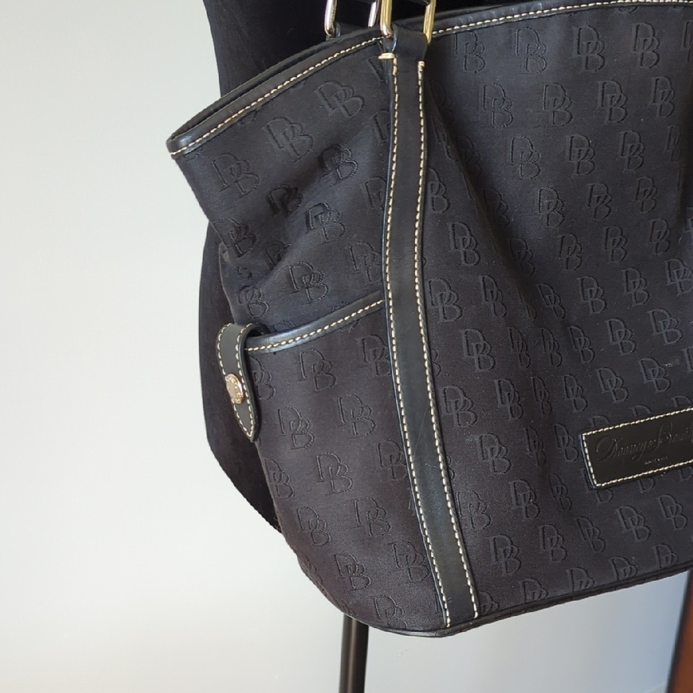 Black Dooney & Bourke Monogram Tote Large - Picture 4 of 6